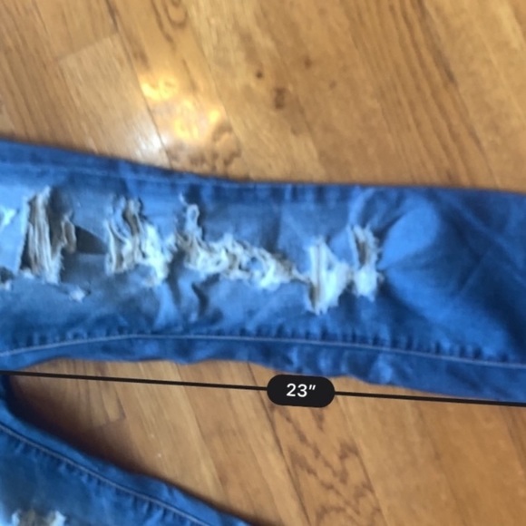 American Eagle distressed artist crop jeans - Picture 6 of 6